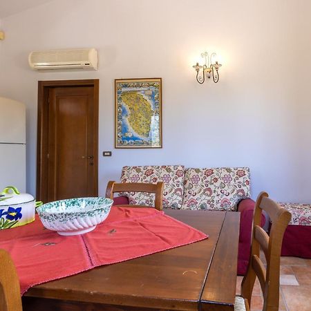 לינה וארוחת בוקר אוג'אנו לה קייזה Casa Ulmi Con Piscina מראה חיצוני תמונה