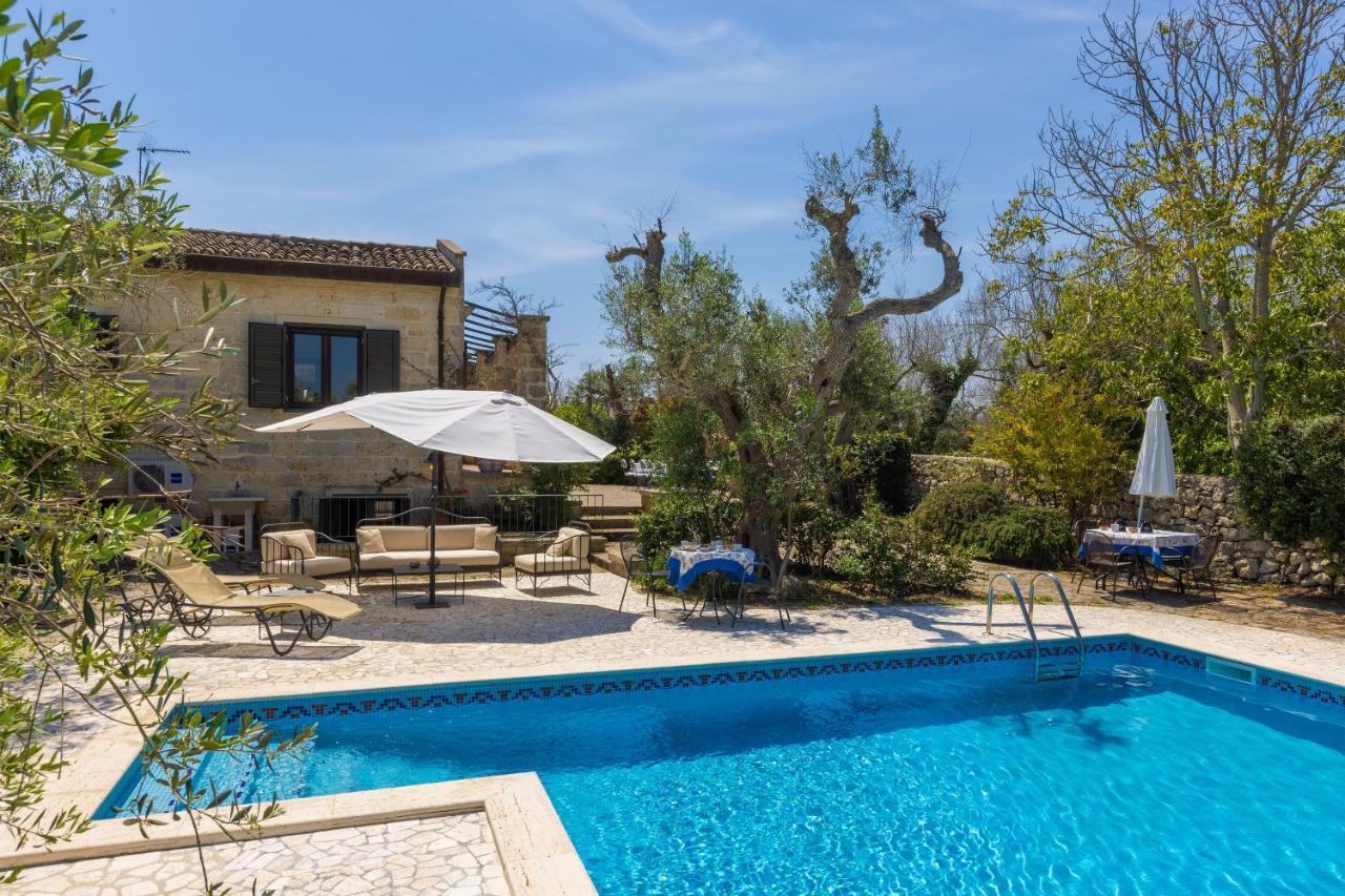 לינה וארוחת בוקר אוג'אנו לה קייזה Casa Ulmi Con Piscina מראה חיצוני תמונה