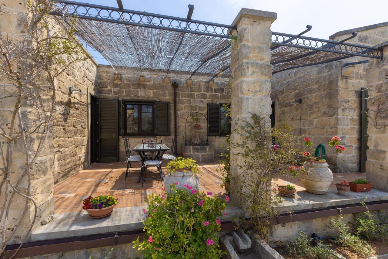 לינה וארוחת בוקר אוג'אנו לה קייזה Casa Ulmi Con Piscina מראה חיצוני תמונה