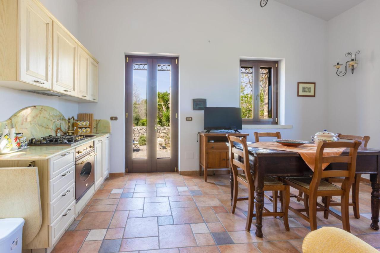 לינה וארוחת בוקר אוג'אנו לה קייזה Casa Ulmi Con Piscina מראה חיצוני תמונה