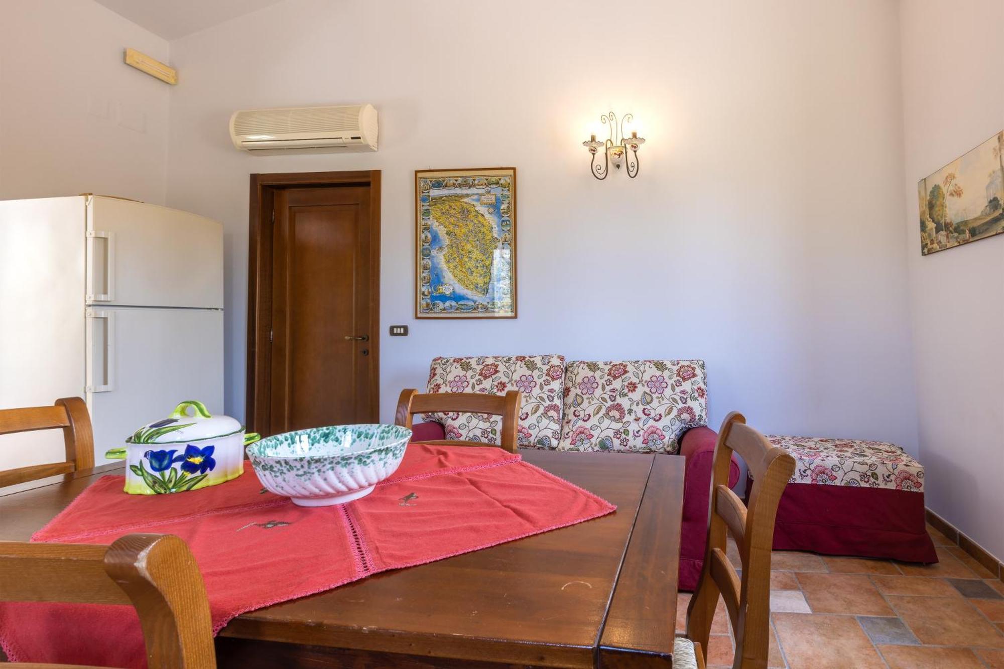 לינה וארוחת בוקר אוג'אנו לה קייזה Casa Ulmi Con Piscina מראה חיצוני תמונה