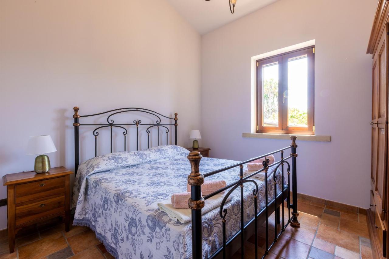 לינה וארוחת בוקר אוג'אנו לה קייזה Casa Ulmi Con Piscina מראה חיצוני תמונה