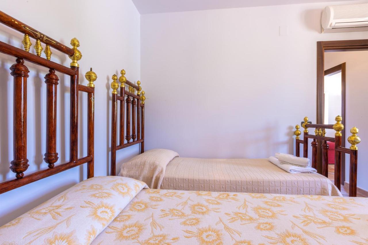 לינה וארוחת בוקר אוג'אנו לה קייזה Casa Ulmi Con Piscina מראה חיצוני תמונה