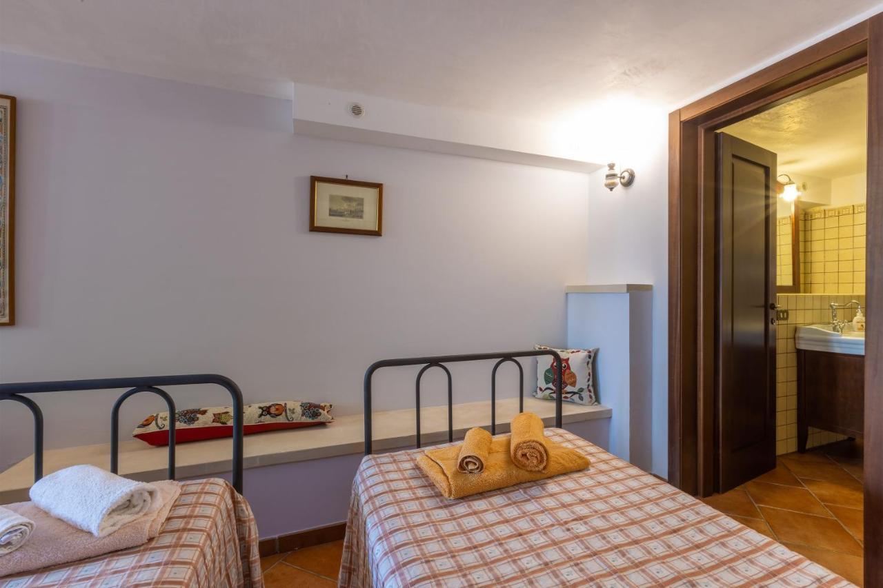 לינה וארוחת בוקר אוג'אנו לה קייזה Casa Ulmi Con Piscina מראה חיצוני תמונה