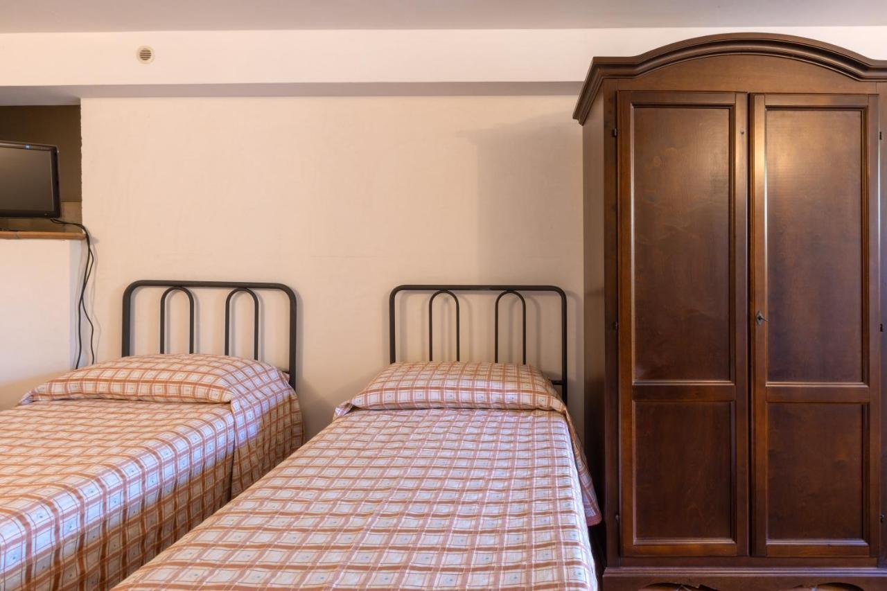 לינה וארוחת בוקר אוג'אנו לה קייזה Casa Ulmi Con Piscina מראה חיצוני תמונה