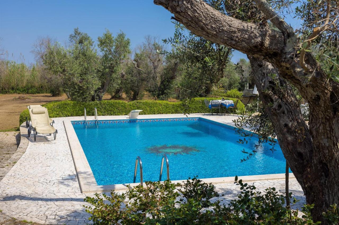לינה וארוחת בוקר אוג'אנו לה קייזה Casa Ulmi Con Piscina מראה חיצוני תמונה